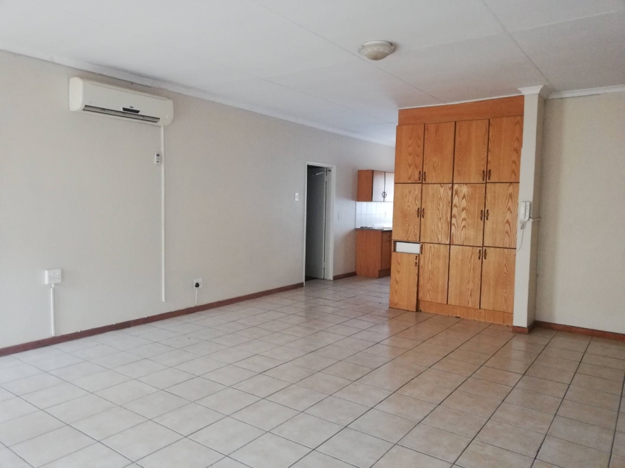To Let 2 Bedroom Property for Rent in Oudorp North West